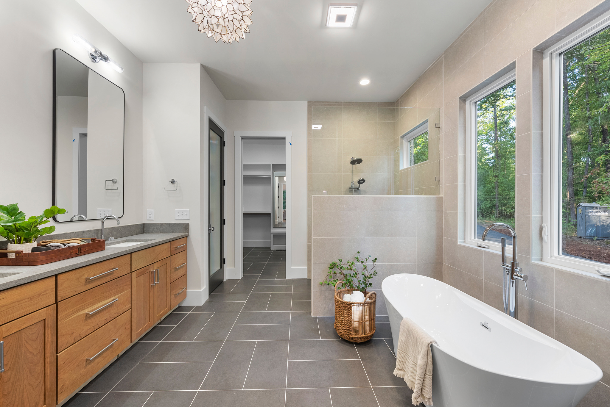 018061e7b56928b06971467bb2fd3f7e8f9e2340ed New construction master bathroom